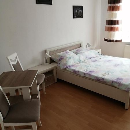 Roza Appartement Zelistrzewo Buitenkant foto